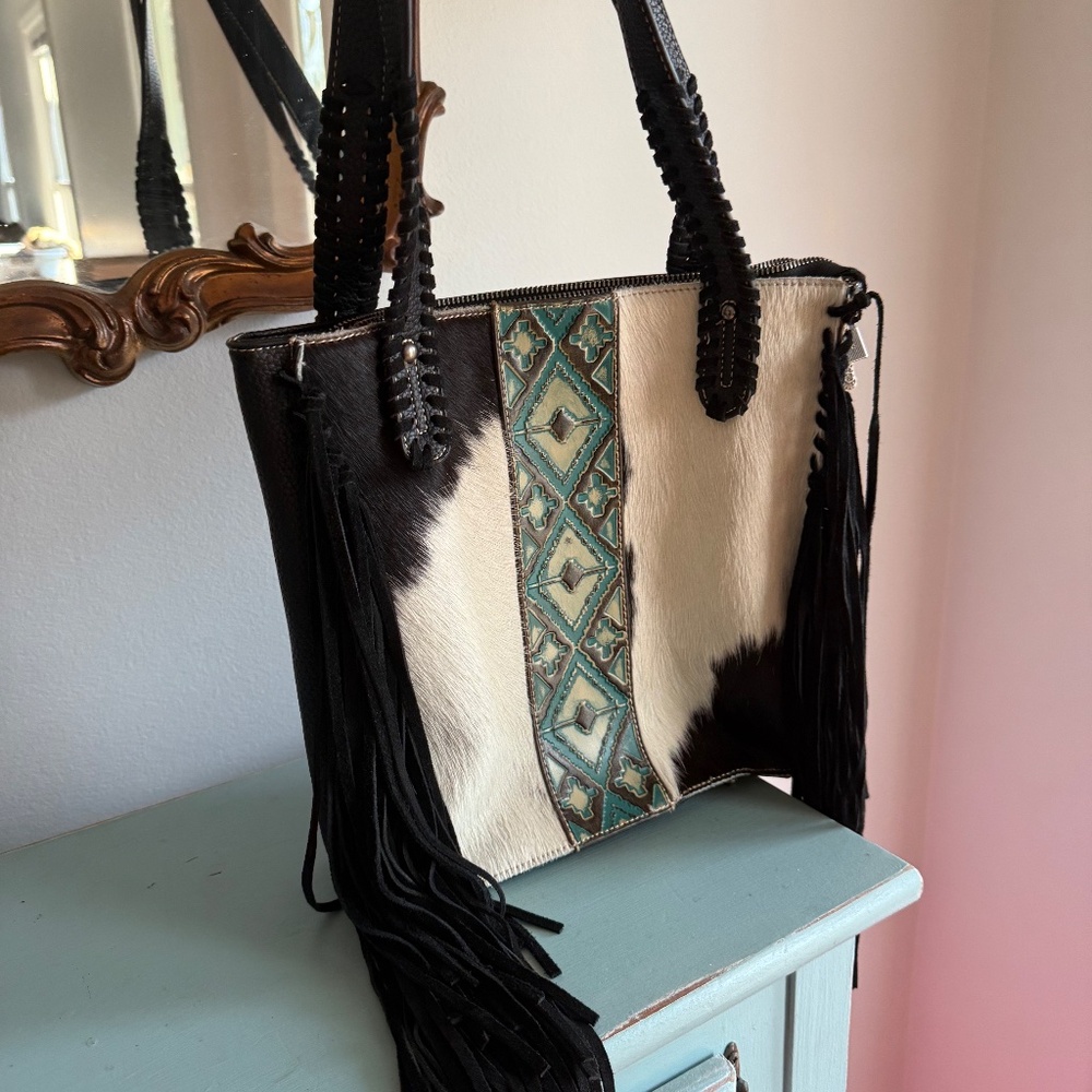 Trinity Ranch Cowhide Shoulder Bag With Fringe - Picture 10 of 15